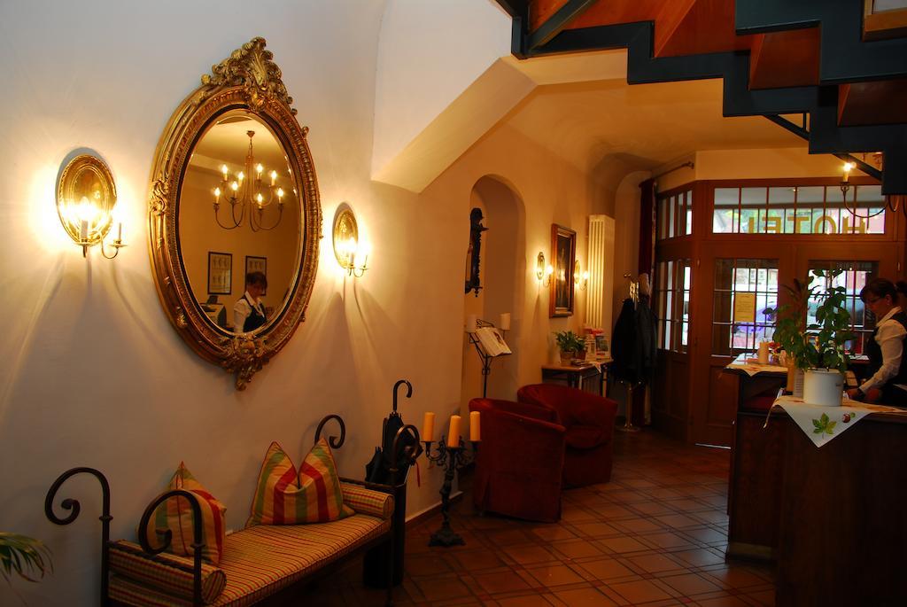 Hotel Adler รูโดลชตัดท์ ภายนอก รูปภาพ