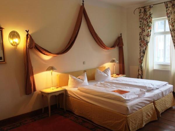 Hotel Adler รูโดลชตัดท์ ภายนอก รูปภาพ